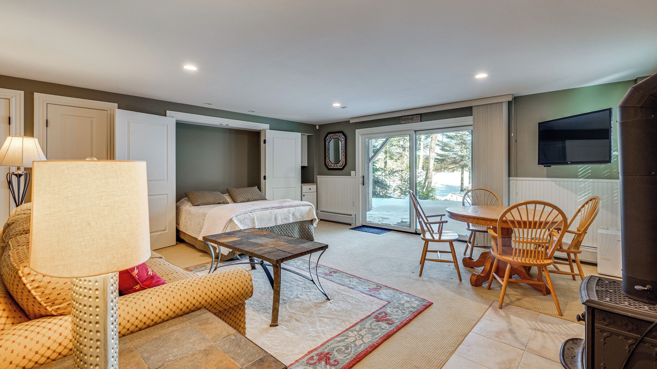 Photo of Bedroom in Moultonborough