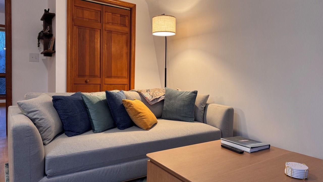 Photo of Livingroom in East Burke