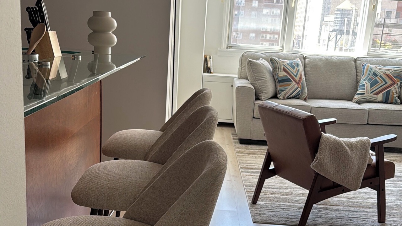 Photo of Livingroom in Tudor City