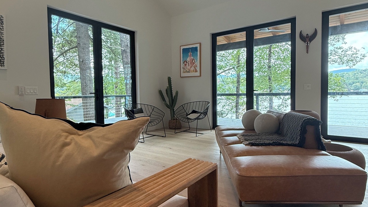 Photo of Livingroom in Alton Bay