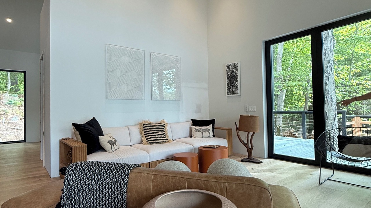Photo of Livingroom in Alton Bay