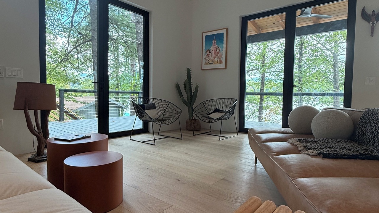 Photo of Livingroom in Alton Bay