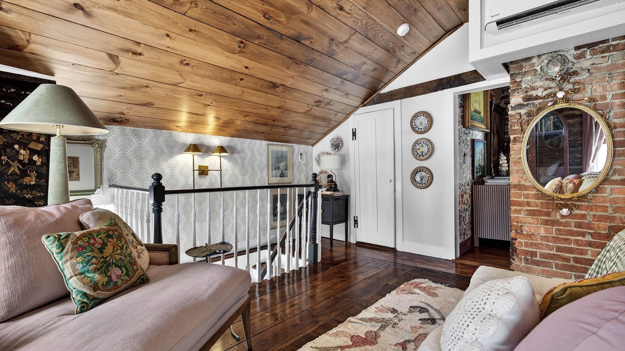 Photo of Livingroom in Clinton