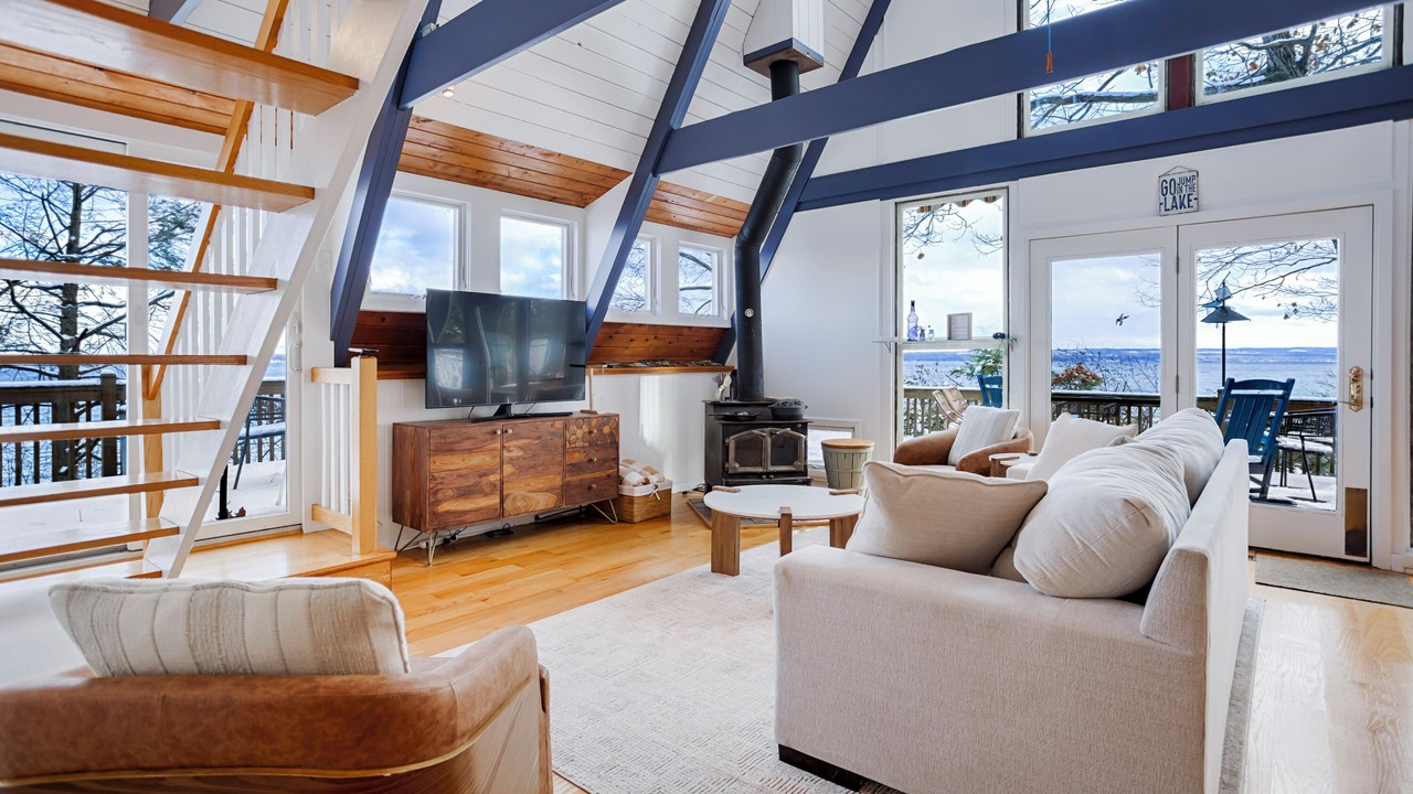 Photo of Livingroom in Town of Torrey
