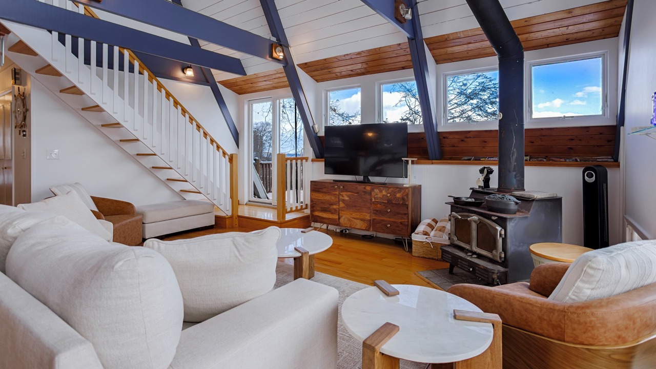 Photo of Livingroom in Town of Torrey