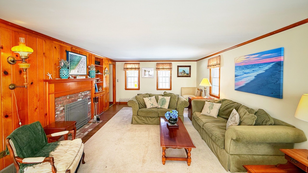 Photo of Livingroom in Mashpee