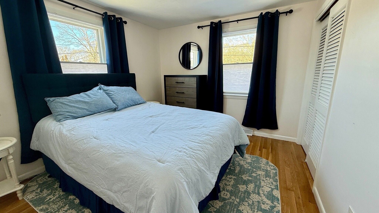 Photo of Bedroom in Saunderstown