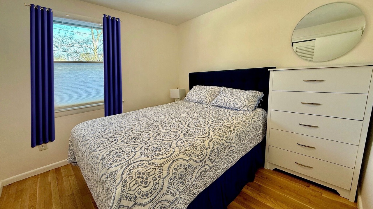 Photo of Bedroom in Saunderstown
