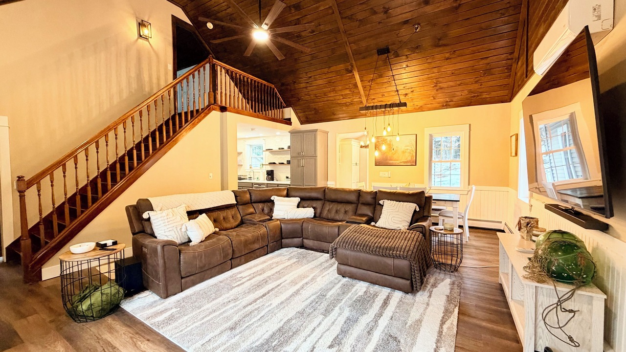 Photo of Livingroom in Ellsworth
