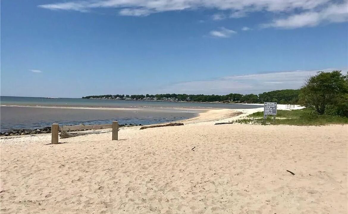 Photo of Others in Niantic