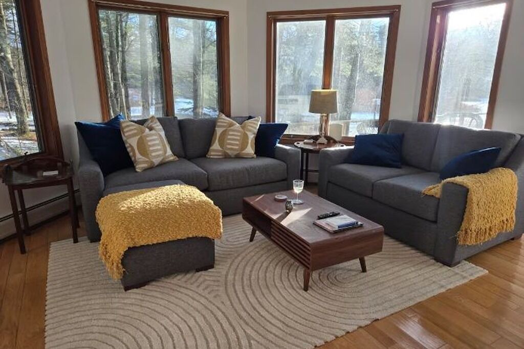 Photo of Livingroom in Poultney