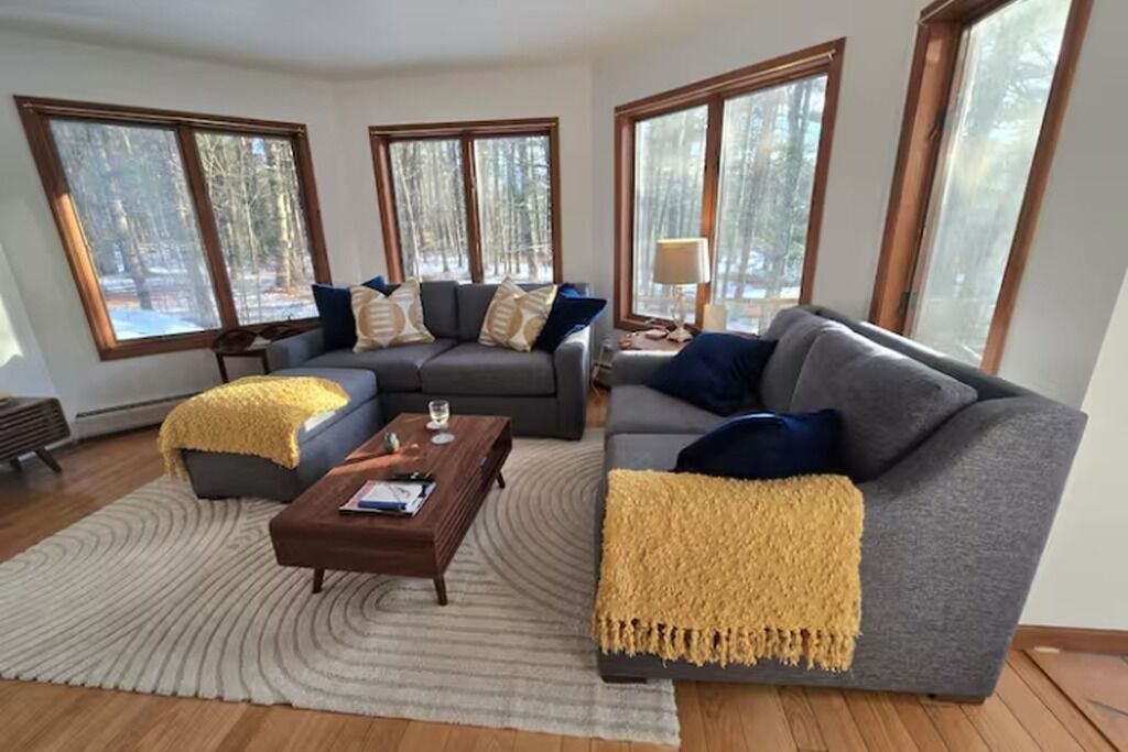 Photo of Livingroom in Poultney
