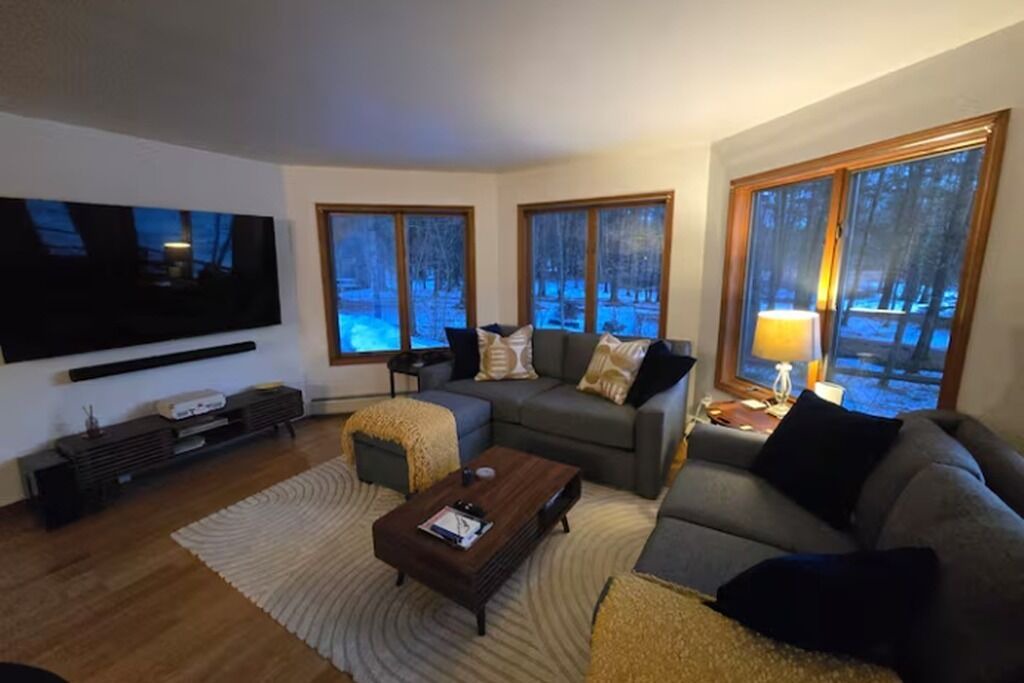 Photo of Livingroom in Poultney