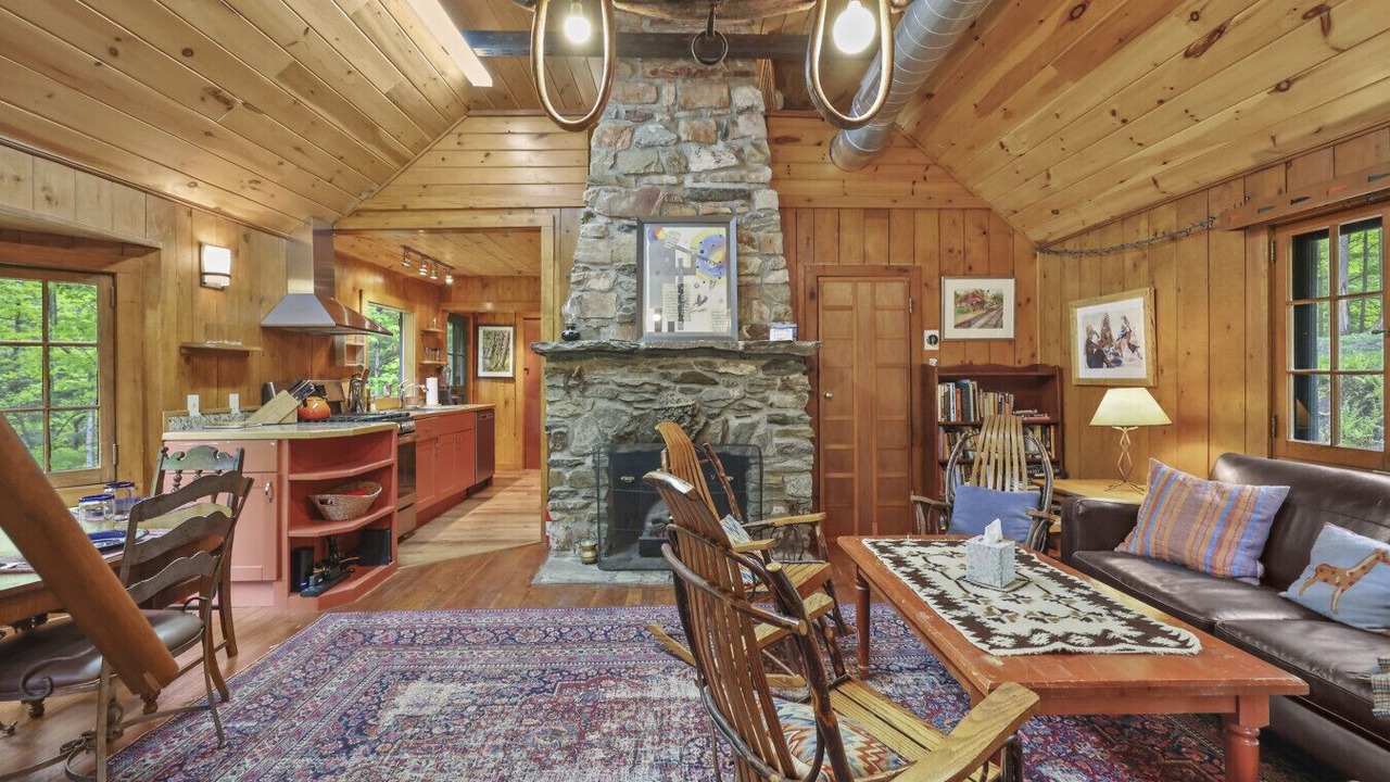 Photo of Livingroom in Lenox