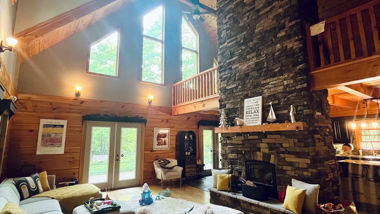 Photo of Livingroom in Rideau Lakes