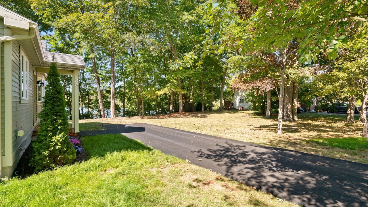 Photo of Others in Niantic