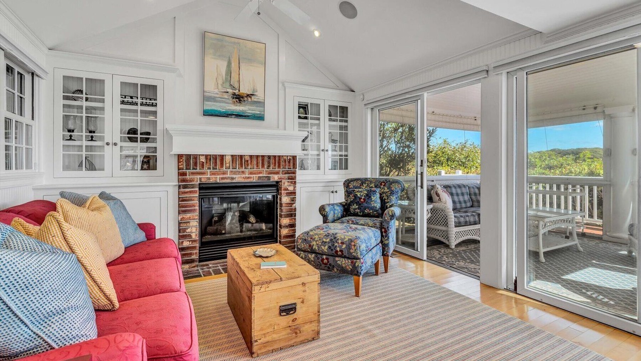 Photo of Livingroom in East Falmouth