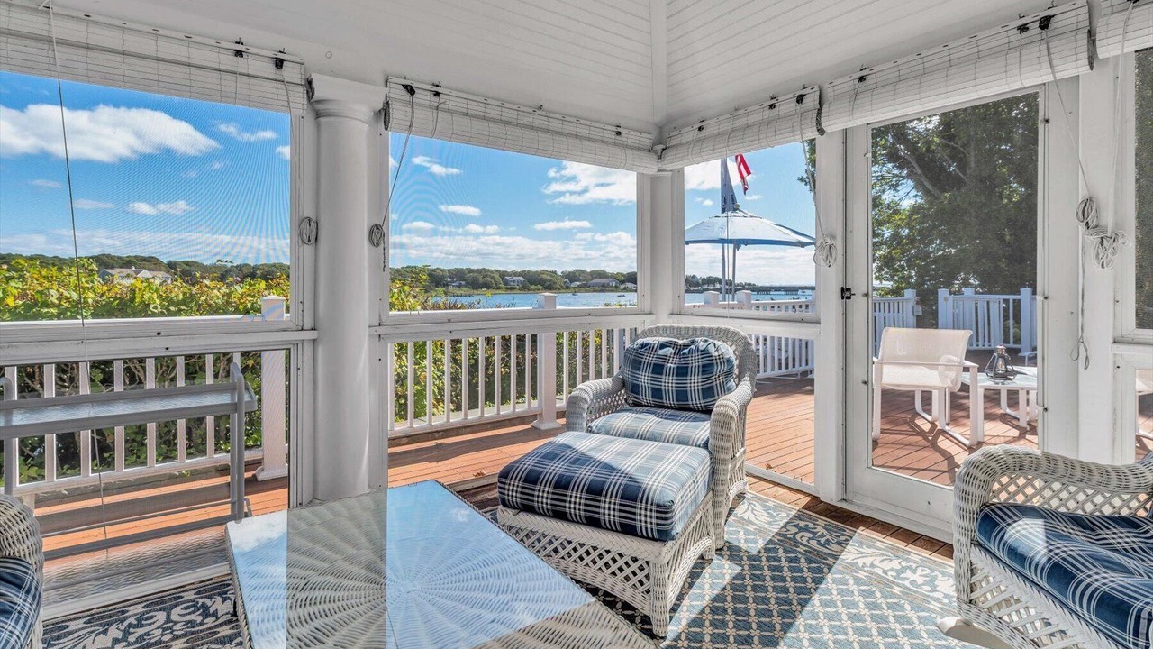 Photo of Livingroom in East Falmouth