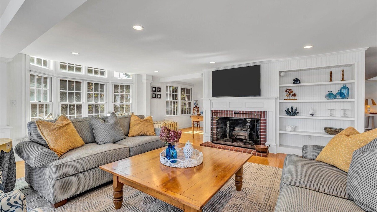 Photo of Livingroom in East Falmouth