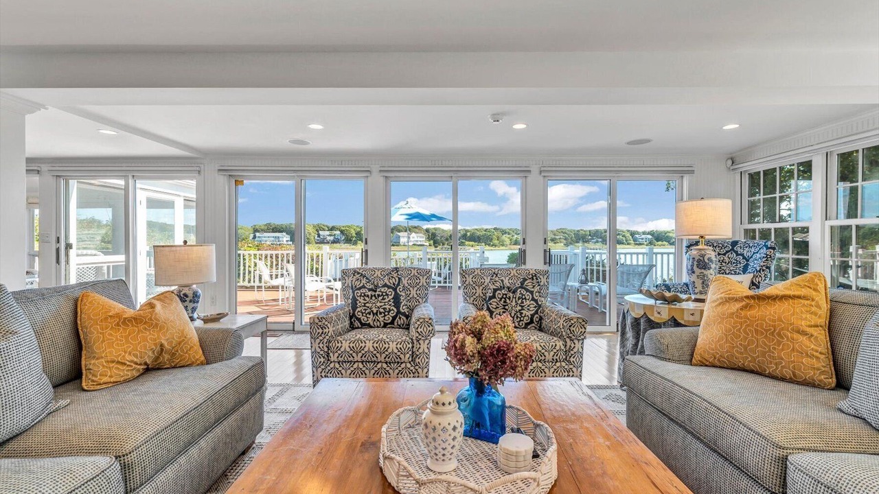Photo of Livingroom in East Falmouth