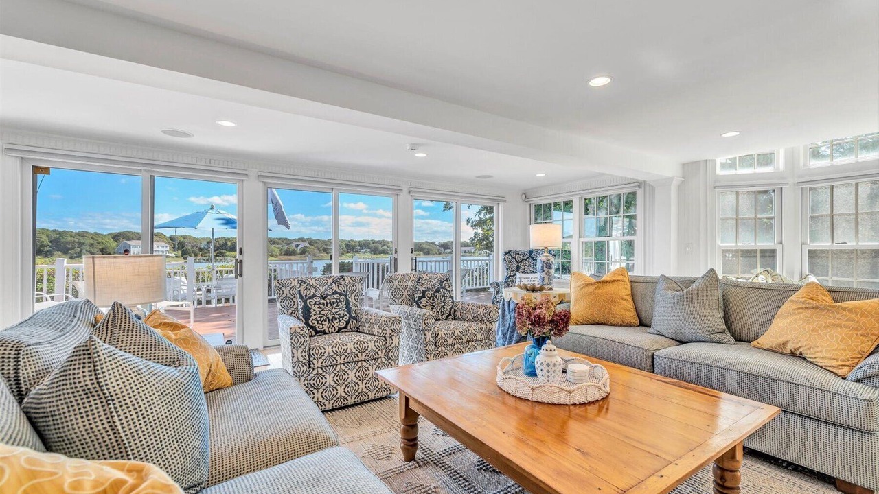 Photo of Livingroom in East Falmouth