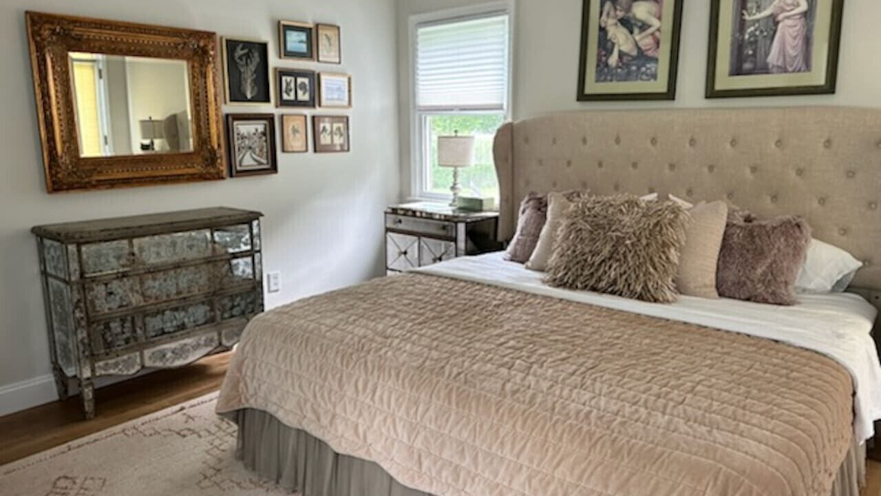 Photo of Bedroom in Stony Brook