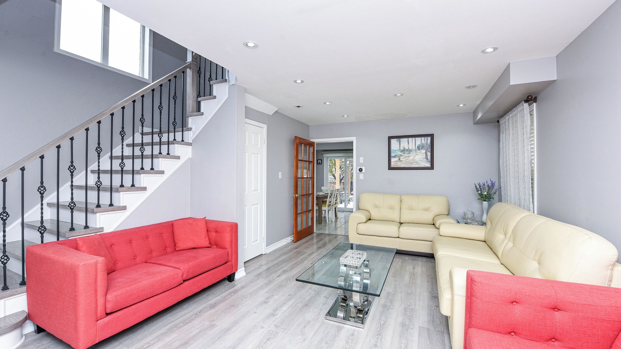 Photo of Livingroom in Meadowvale Village