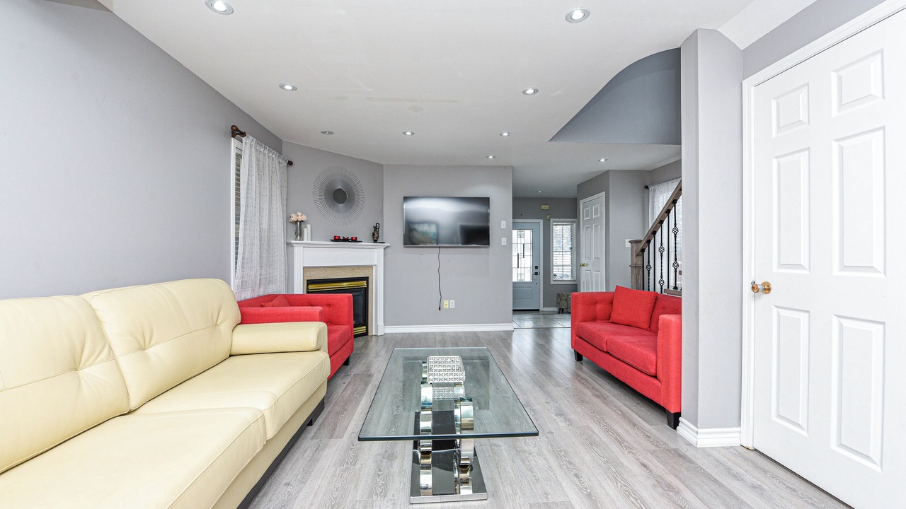 Photo of Livingroom in Meadowvale Village