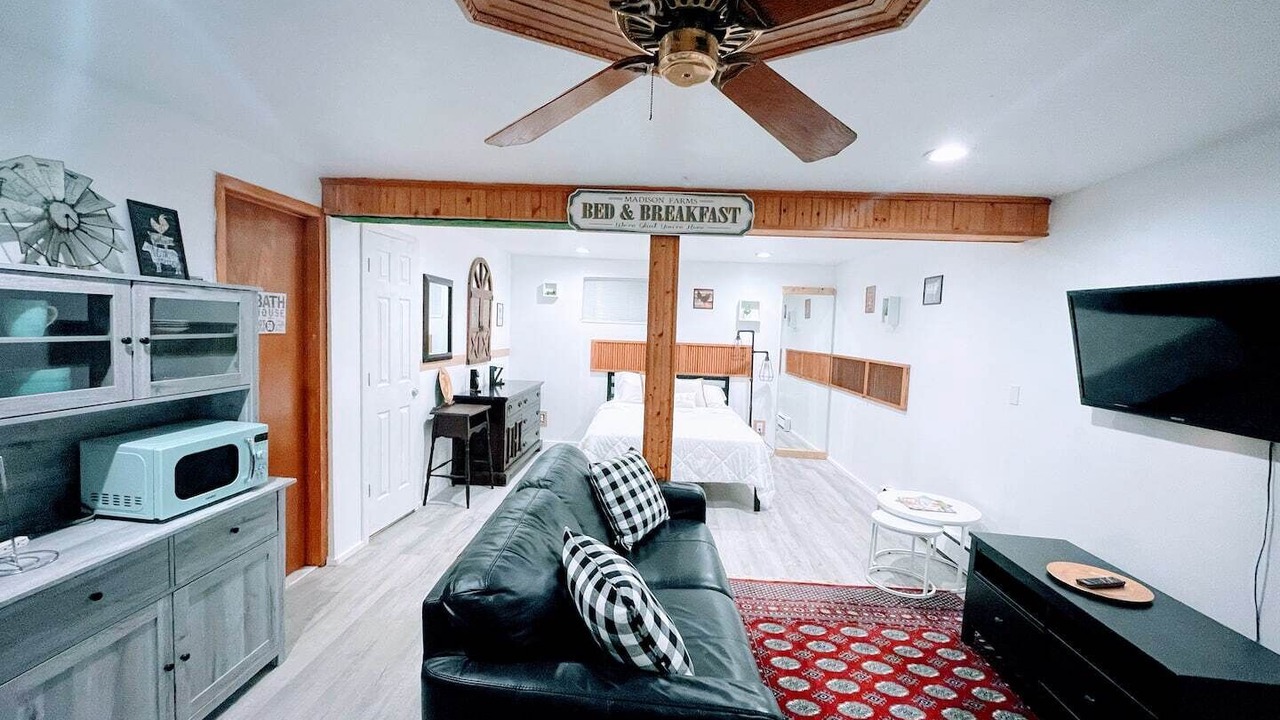 Photo of Livingroom in Bethpage
