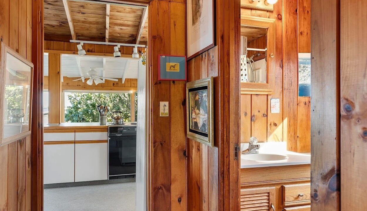Photo of Bathroom in Mid-Coast and Islands