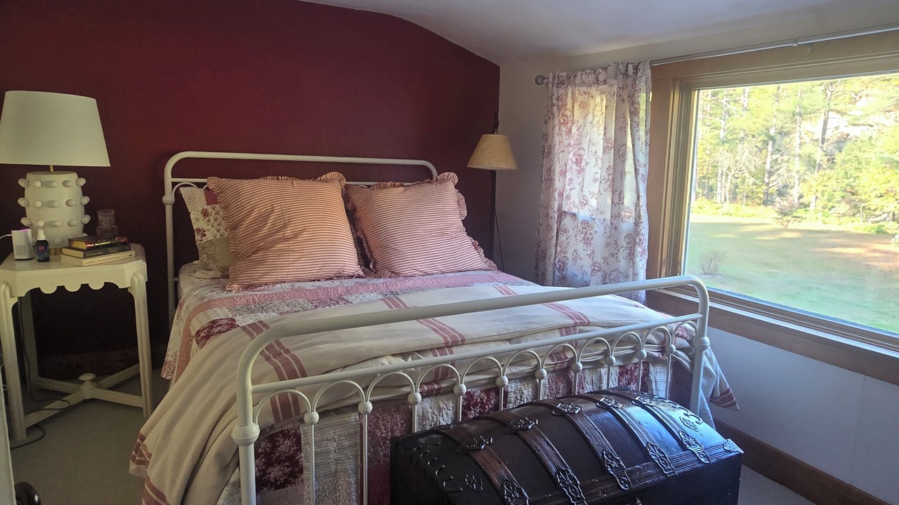 Photo of Bedroom in Williamsville