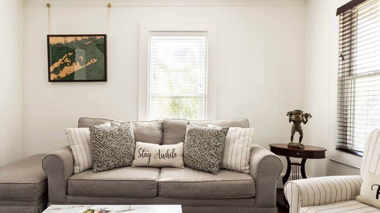 Photo of Livingroom in Greenport West