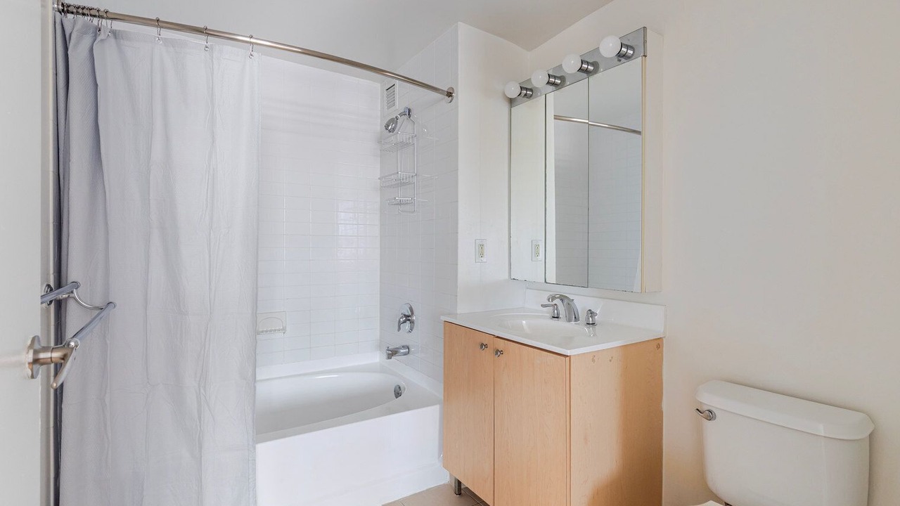Photo of Bathroom in Hunters Point