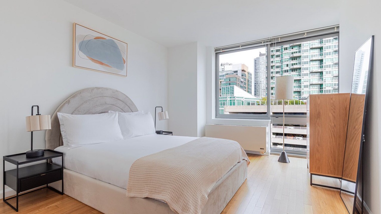Photo of Bedroom in Hunters Point