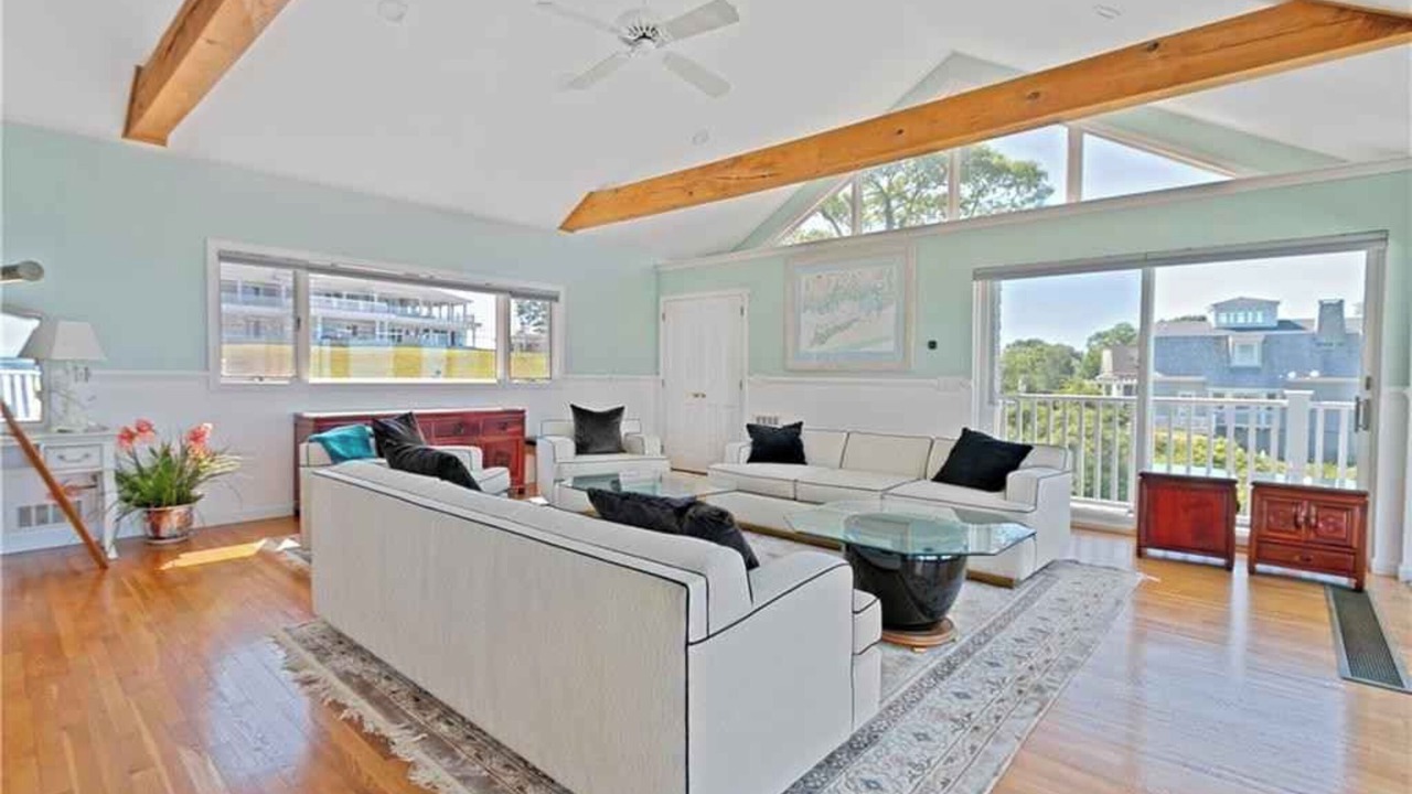 Photo of Livingroom in Pawcatuck