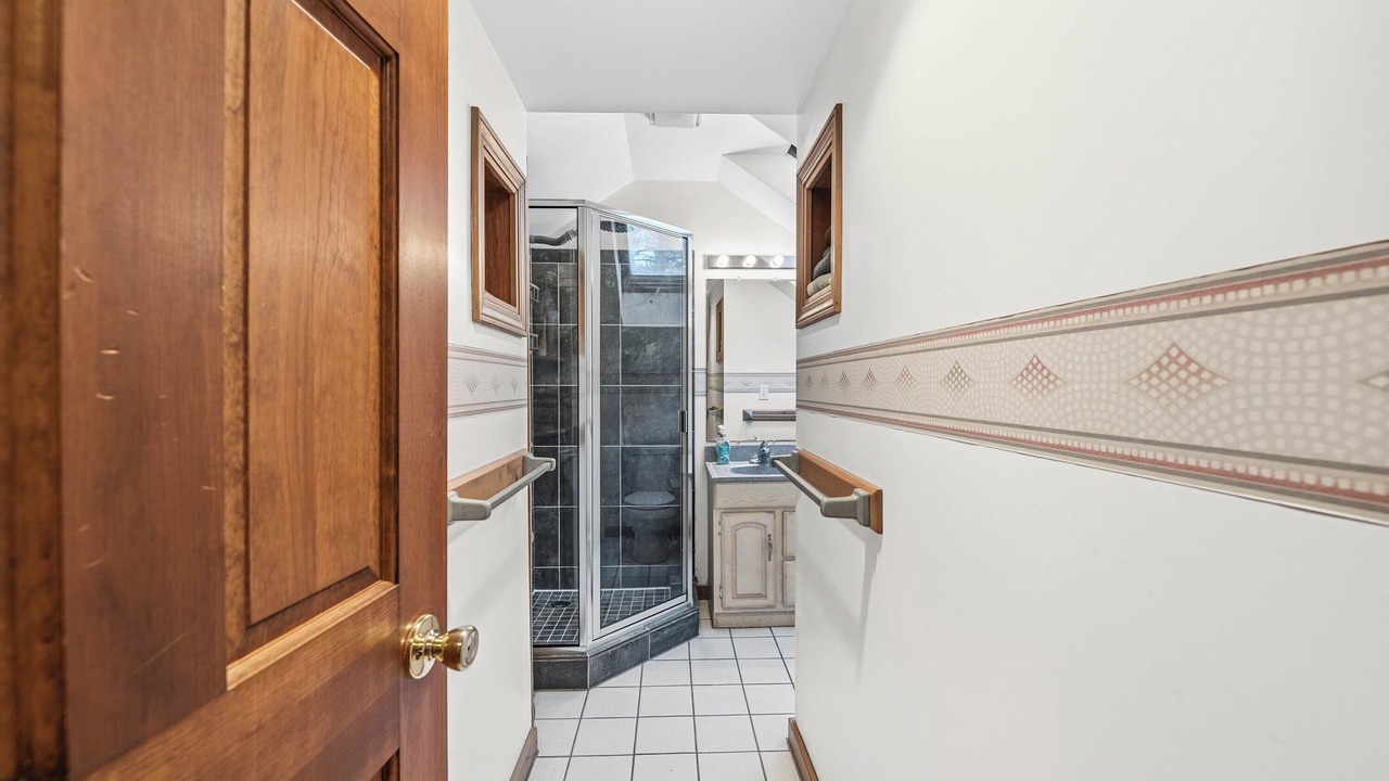 Photo of Bathroom in Naples