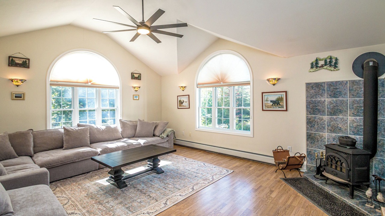 Photo of Livingroom in Birch Hill