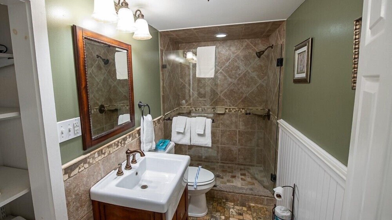 Photo of Bathroom in Ogunquit