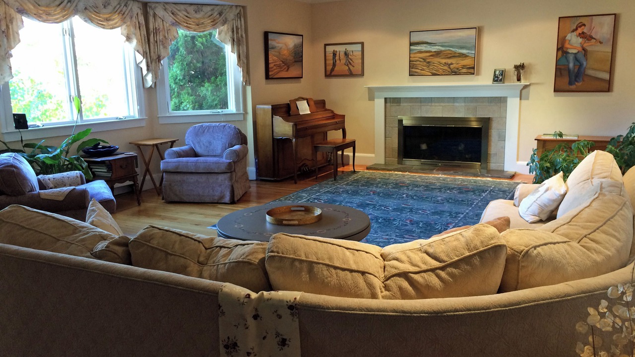 Photo of Livingroom in Newton Center