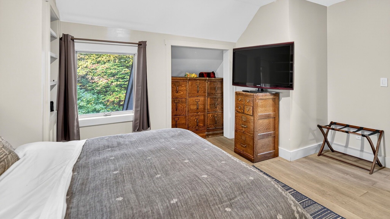 Photo of Bedroom in Maplecrest