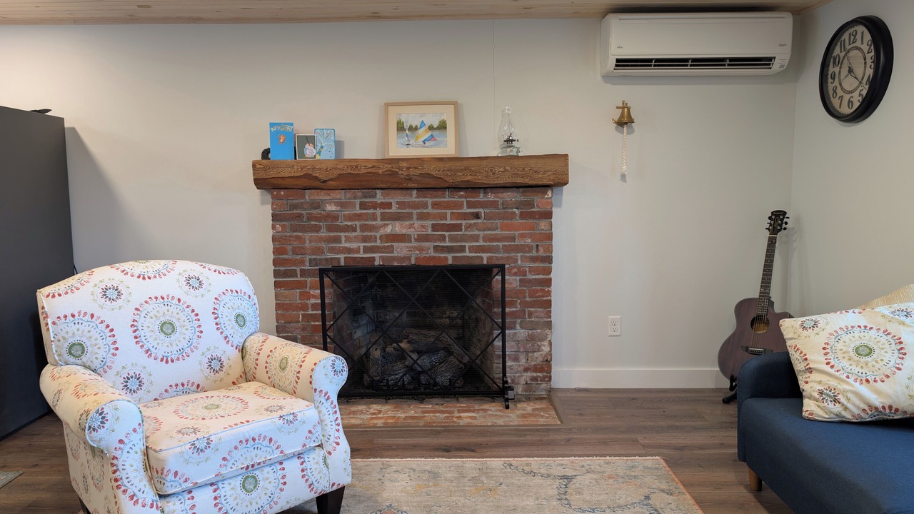 Photo of Livingroom in Lee