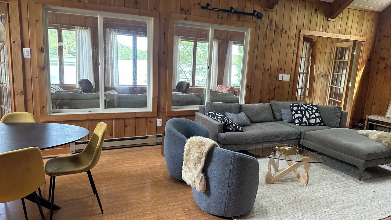 Photo of Livingroom in Sherwood Forest