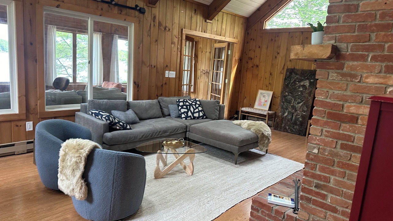 Photo of Livingroom in Sherwood Forest