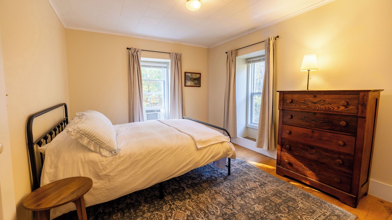Photo of Bedroom in Campton