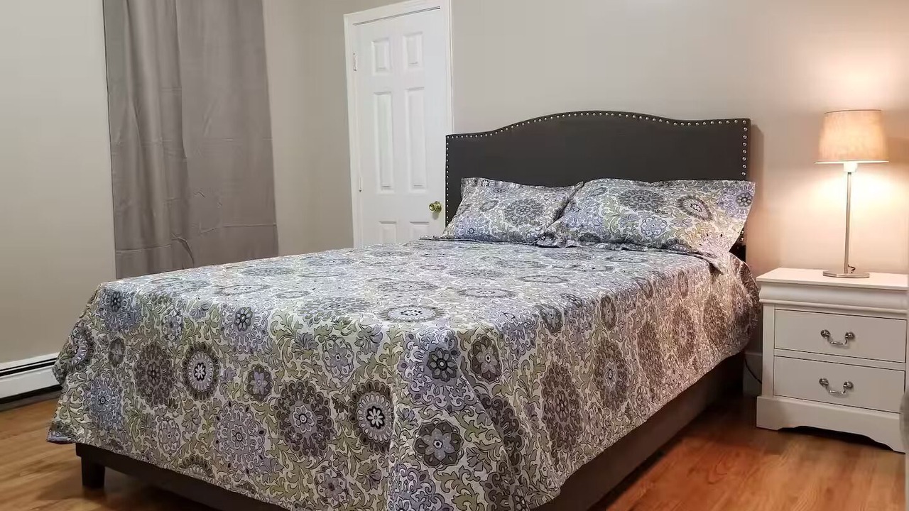 Photo of Bedroom in Roxbury