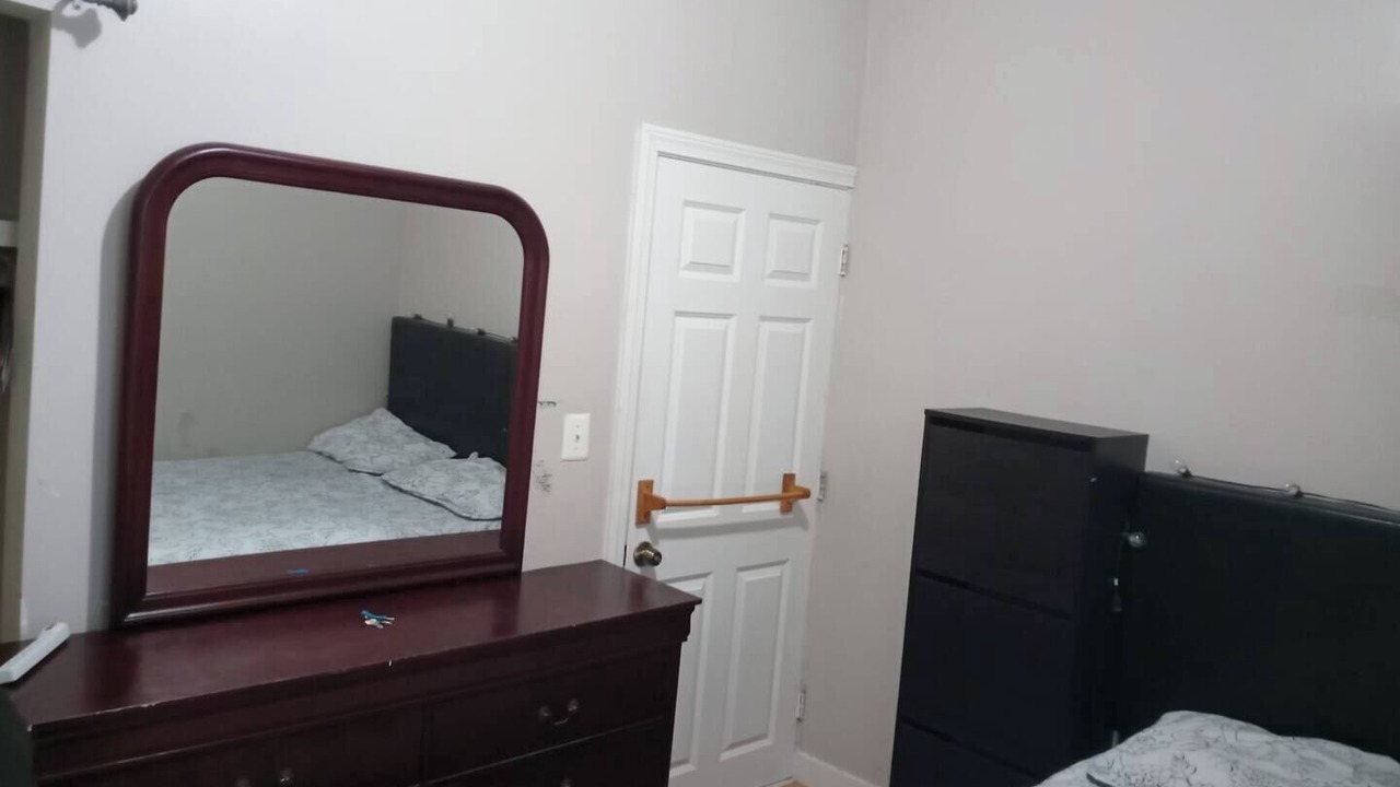 Photo of Bedroom in Roxbury