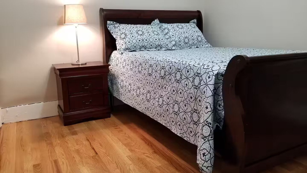 Photo of Bedroom in Roxbury