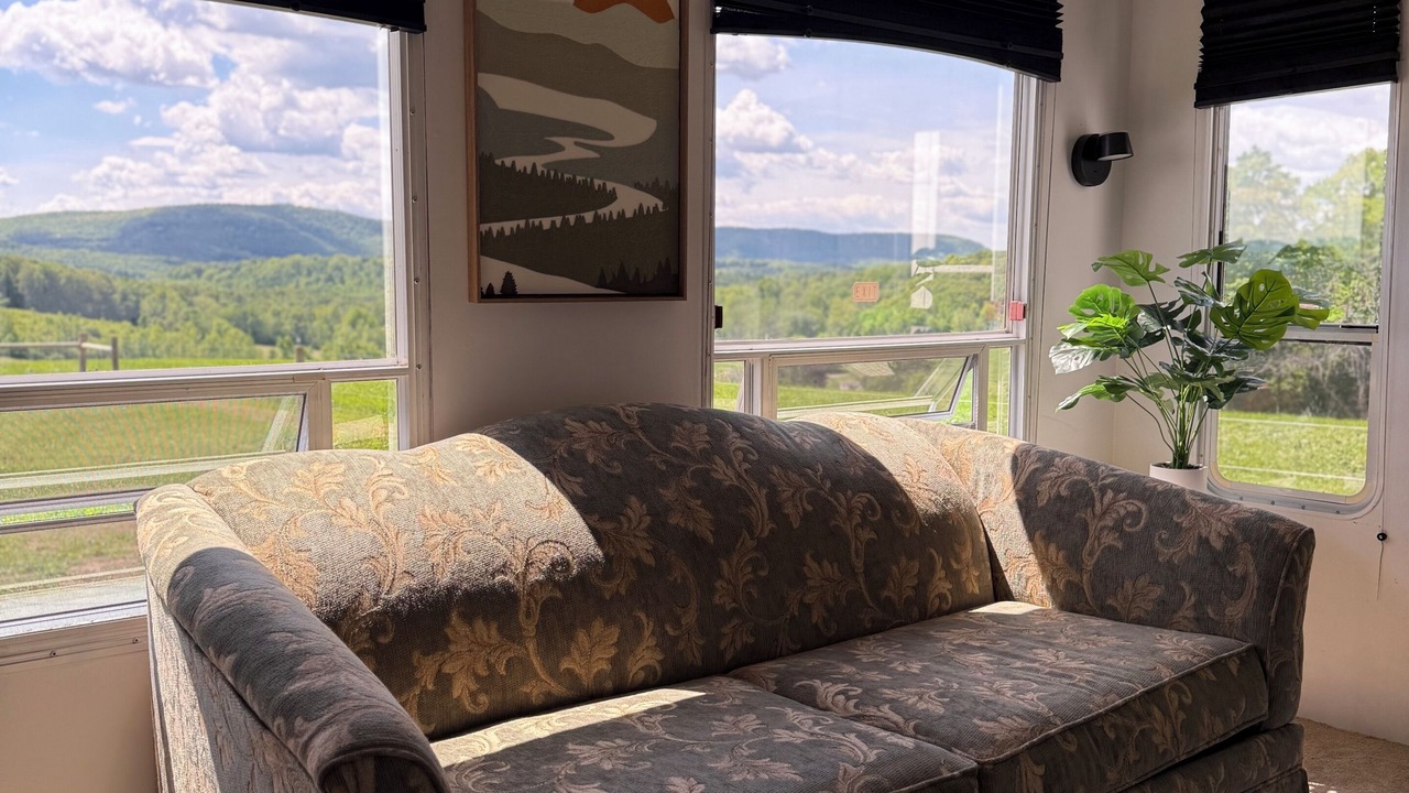 Photo of Livingroom in Town of Sharon