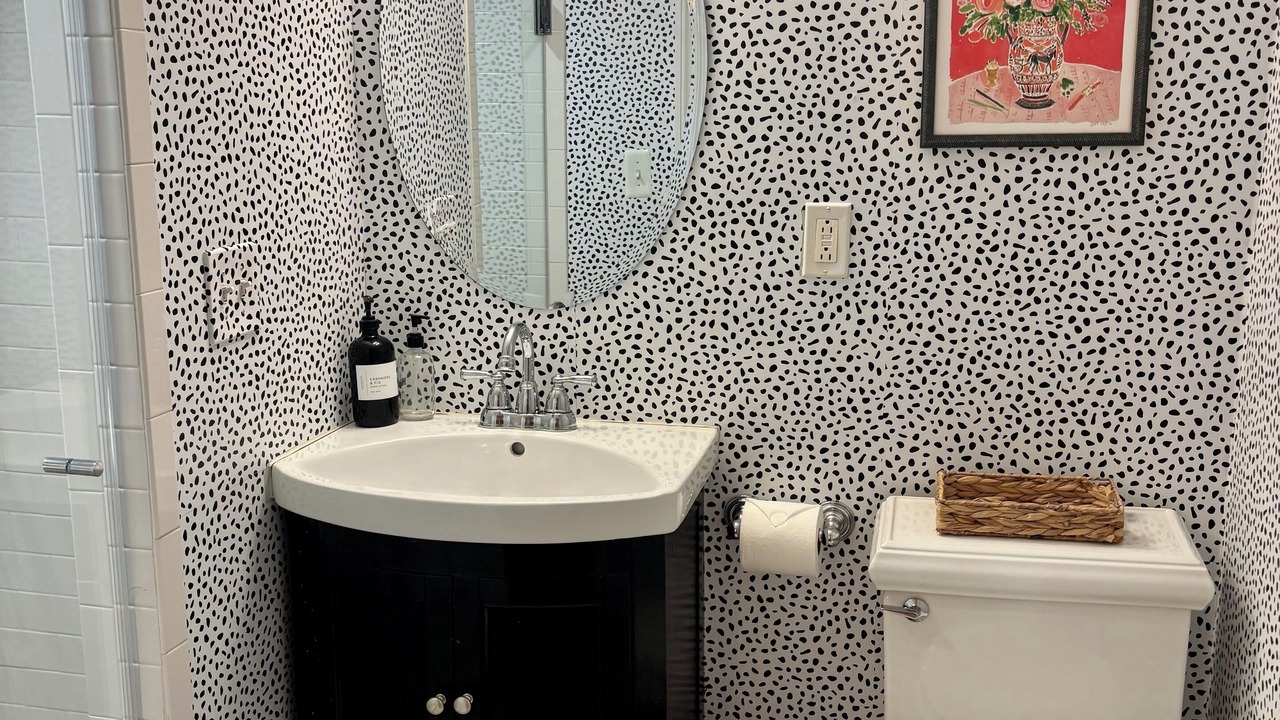 Photo of Bathroom in Medford Street - The Neck