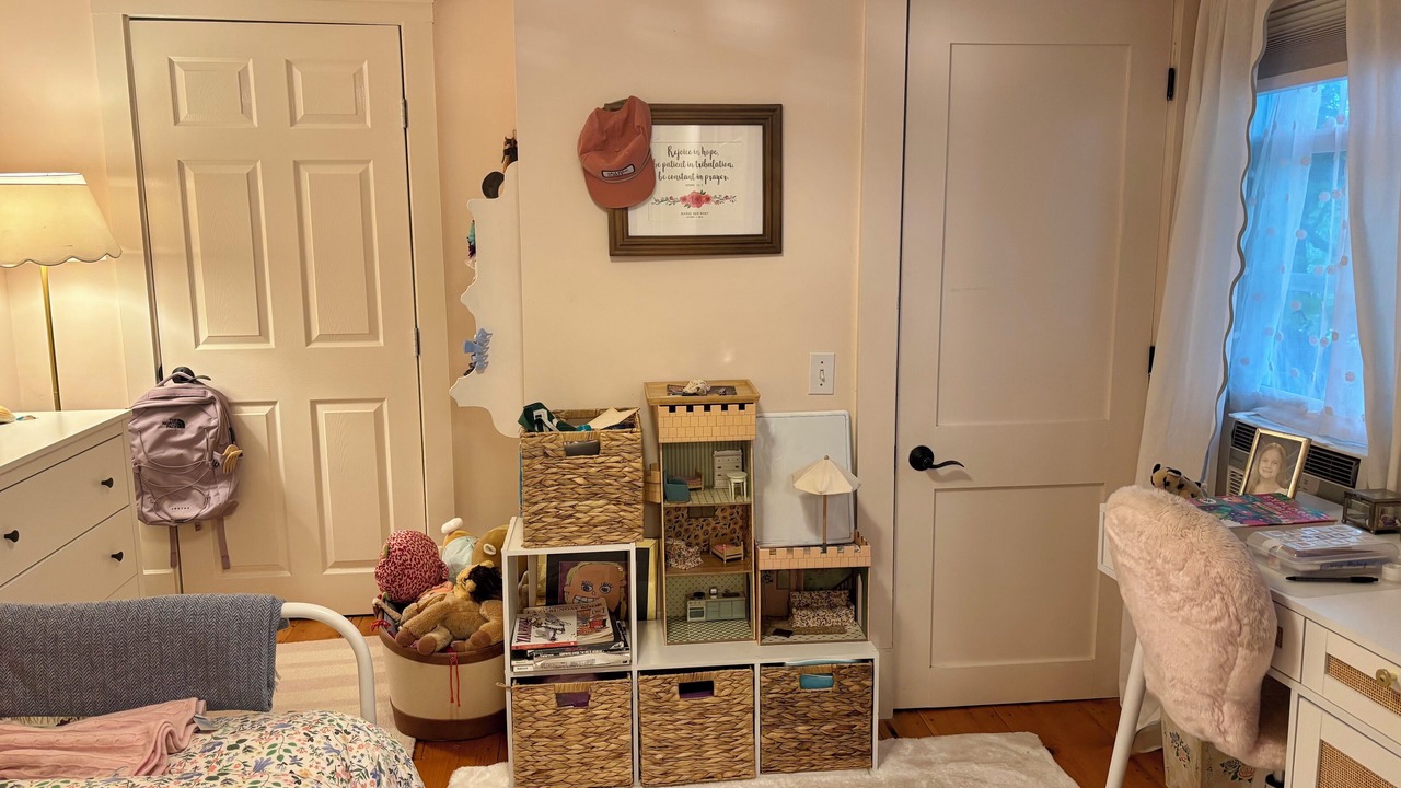 Photo of Bedroom in Medford Street - The Neck